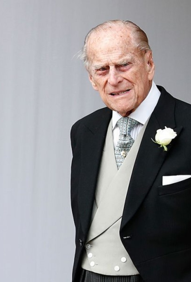  4 كتب عن حياة الأمير فيليب بمناسبة اقتراب عيد ميلاده الـ 100