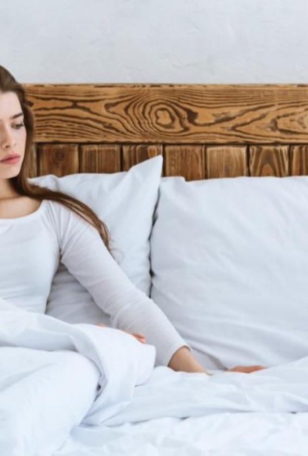 ما هي أضرار عدم نوم الزوج بجانب زوجته