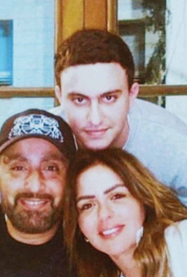 أحمد السقا وأسرته