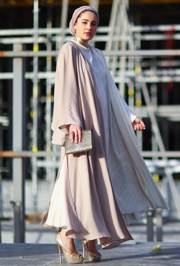 موديلات عبايات خليجية للعروس من آسيا عاكف