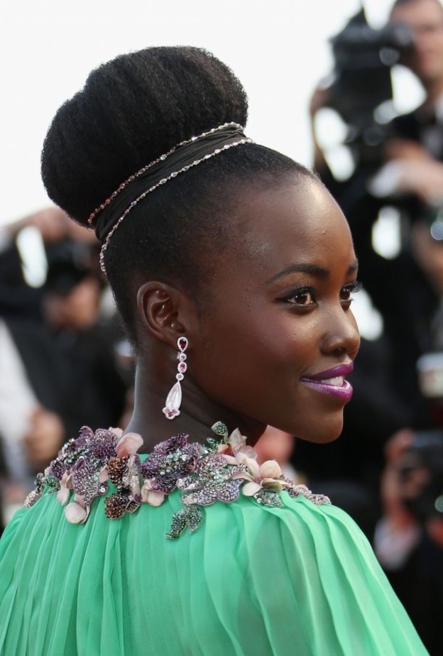 أقراط لوبيتا نيونغو من علامة شوبارد