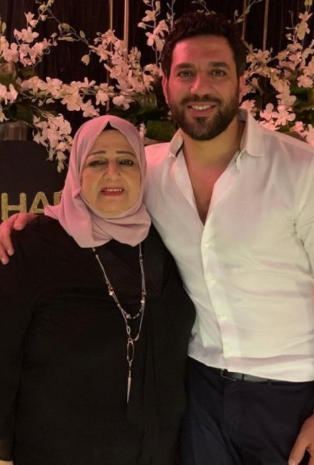 حسن الرداد ووالدته