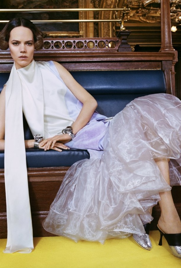 لويفي تطلق تشكيلتها الخاصة بعروض الأزياء  لموسم خريف وشتاء 2021