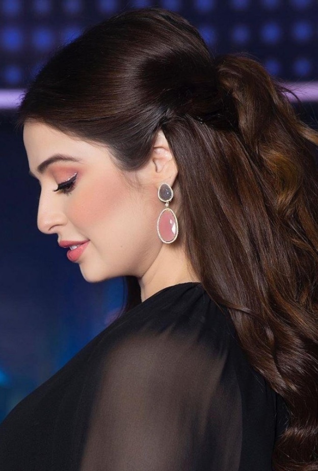 تسريحة شعر مميزة للعروس من رؤى الصبان