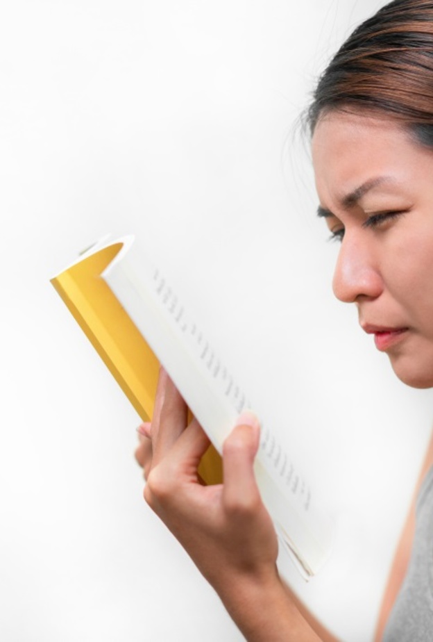 اعراض ضعف النظر المفاجئ وما هي عوامل الخطر