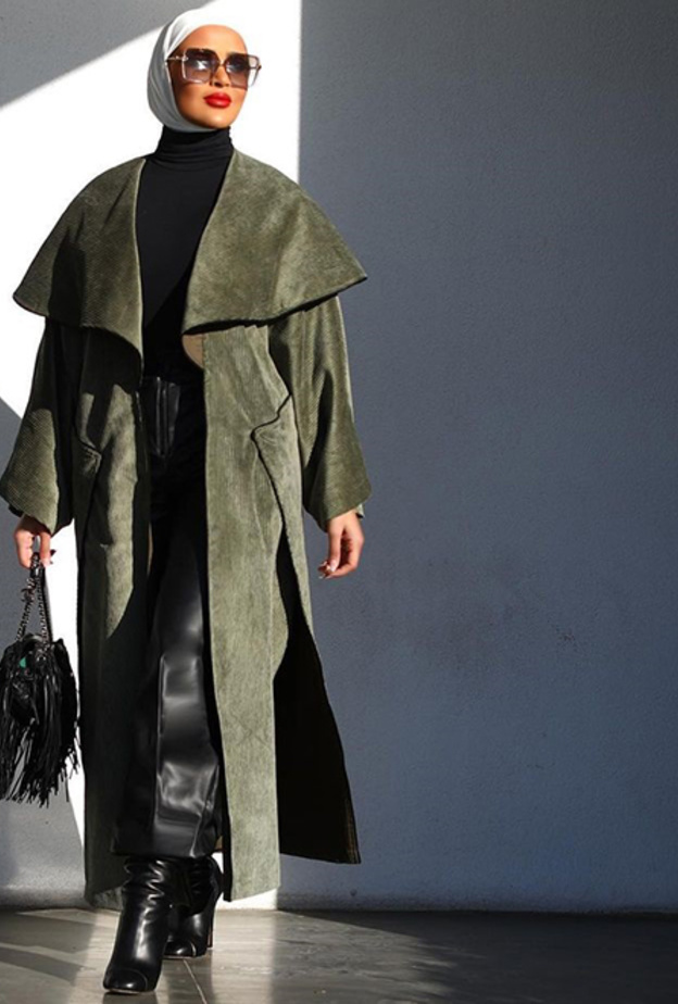 ملابس محجبات مخمل مستوحاة من اطلالات مدونة الموضة مرمر
