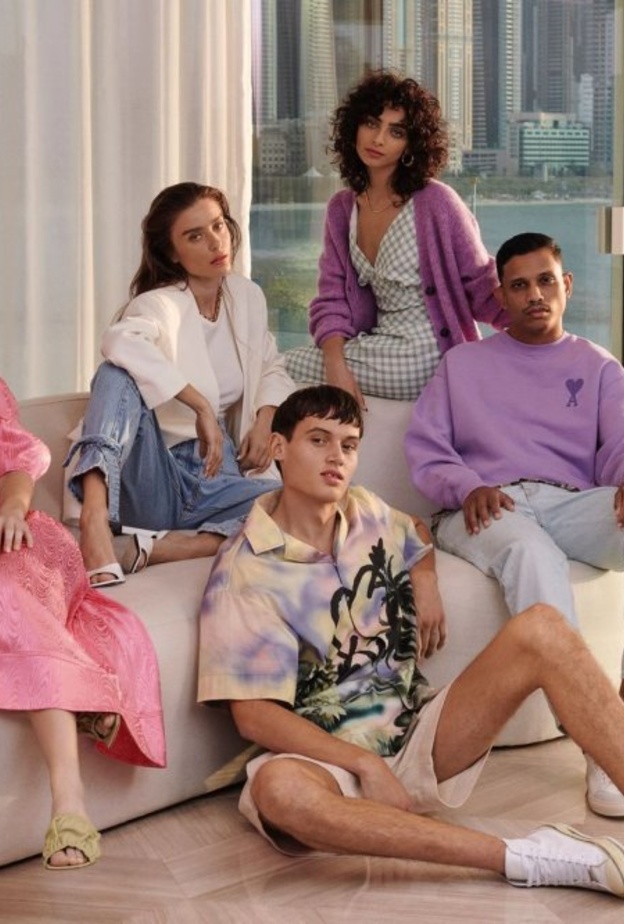 عالم بلوميز.. الحملة الترويجية بلومينغديلز لتشكيلة الربيع والصيف لعام 2021