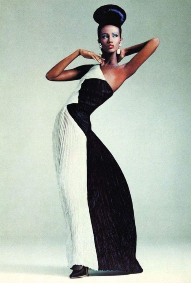 تويغي احد اشهر عارضات الأزياء في التسعينات