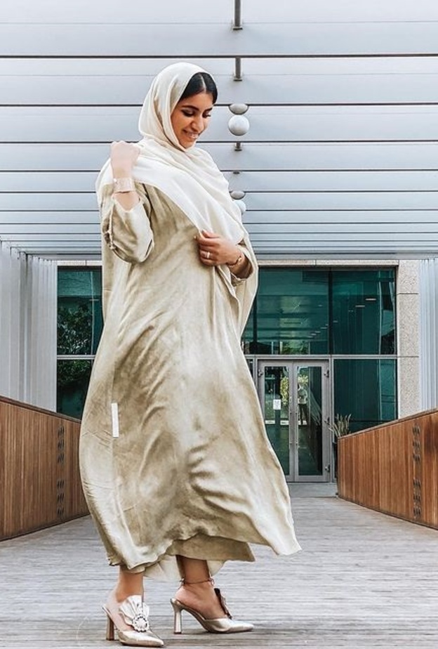 عبايات للعروس من لطيفة الشامسي