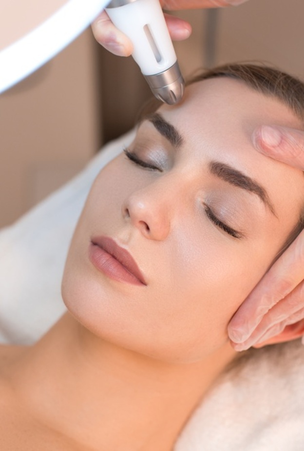 فوائد تقشير البشرة بالليزر