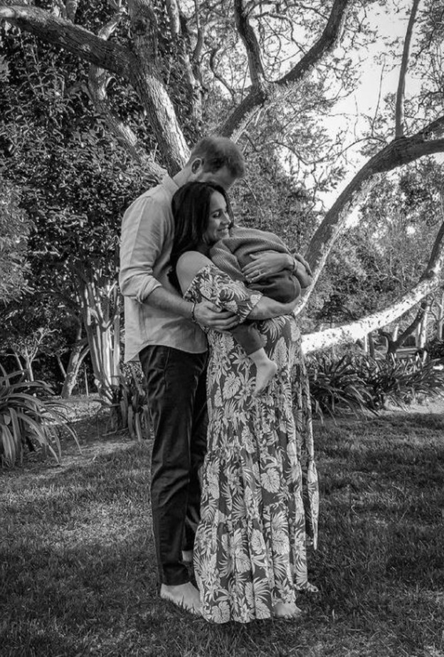 تألقت ميغان ماركل في احدث اطلالاتها بفستان ماكسي من ماركة Pyper Dress