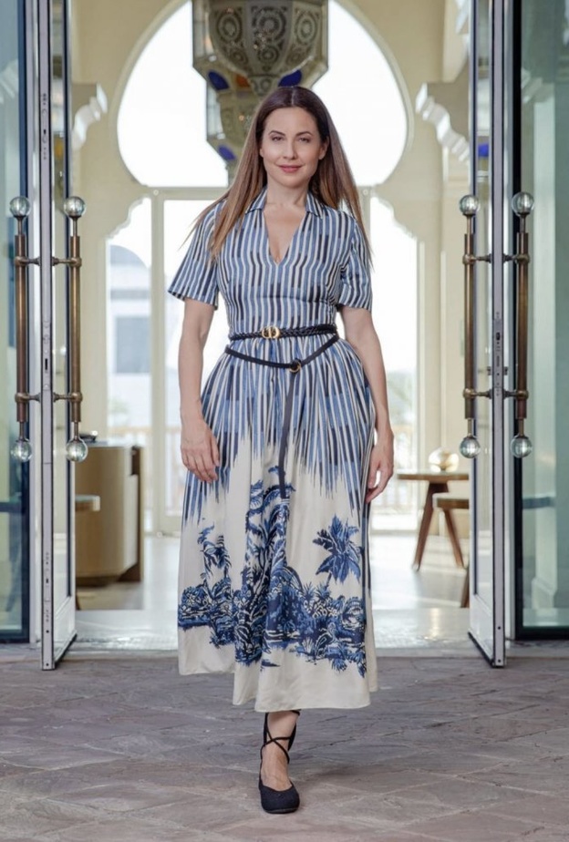 أحدث إطلالات ريا أبي راشد الأنثوية في دبي من ديور