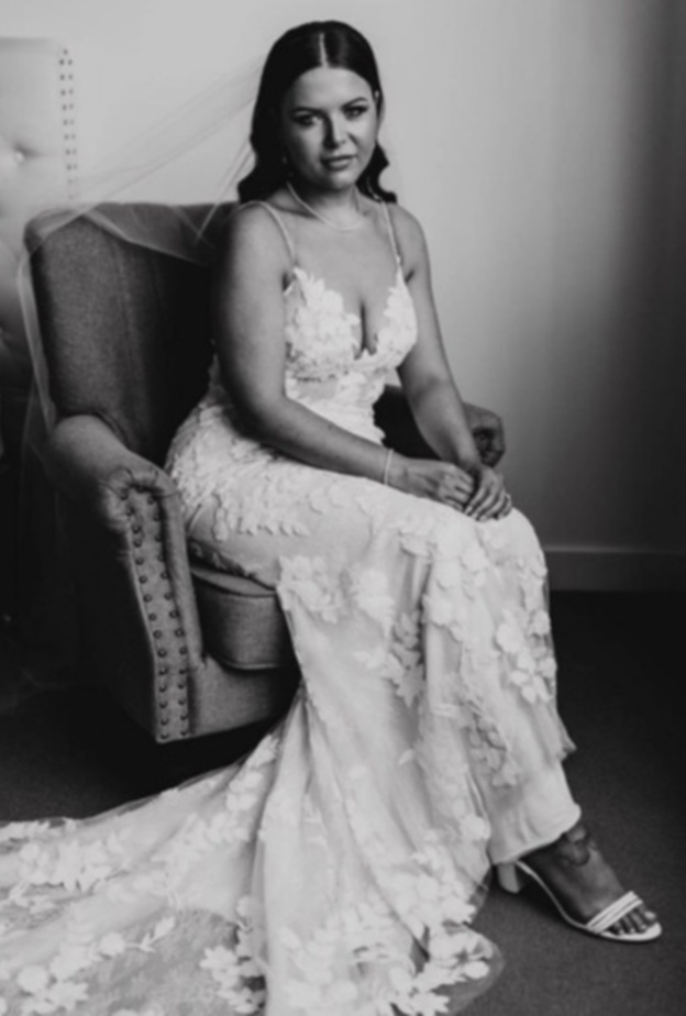  ارتداء نفس الفستان في حفل الزفاف