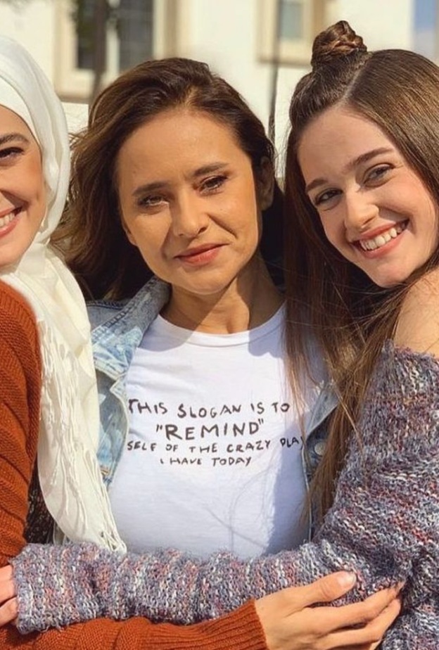 نيللي كريم وتارا عماد