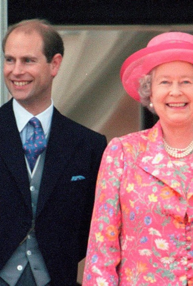 ملكة بريطانيا تهنئ الأمير إدوارد بعيد ميلاده السابع والخمسين