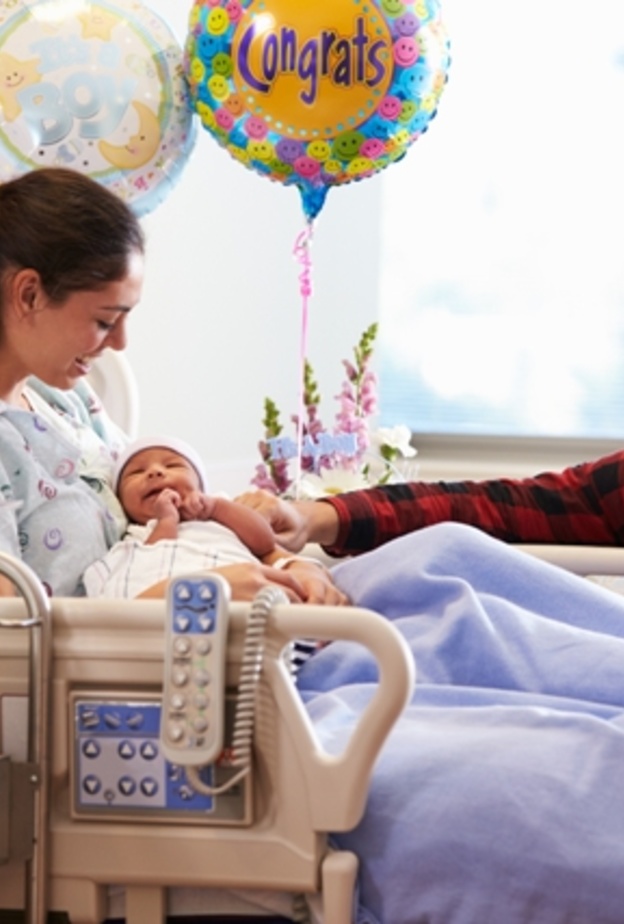 أفكار هدايا للزوجة بعد الولادة