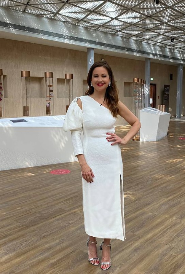 فساتين خطوبة ناعمة من david komalondon