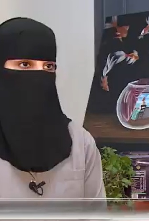 الاخصائية النفسية أروى الدخيل التي تركت وظيفتها وتفرغت لصناعة الفخار 