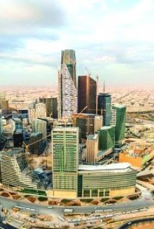 الرياض شاشات تفاعلية ذكية وسيارات ذاتية القيادة لتوصيل الطرود