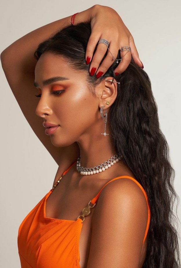 اطلالات جمالية ملفتة من المدونة السعودية هلا عبدالله