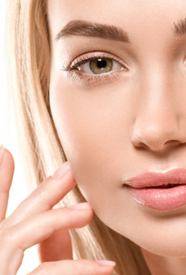 ماسك الزبادي والنشا والكركم لتفتيح البشرة