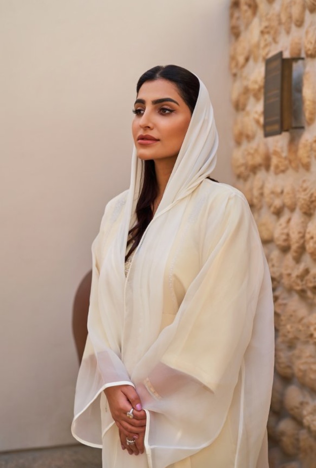 علامة الأزياء الاماراتية الفاخرة ايلنالاين تطلق مجموعتها الرمضانية