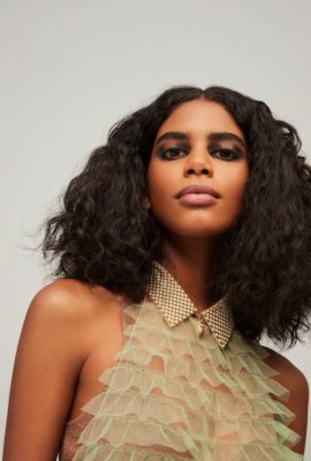 ماكياج لمجموعة Dior للألبسة الجاهزة لخريف وشتاء 2021-2022