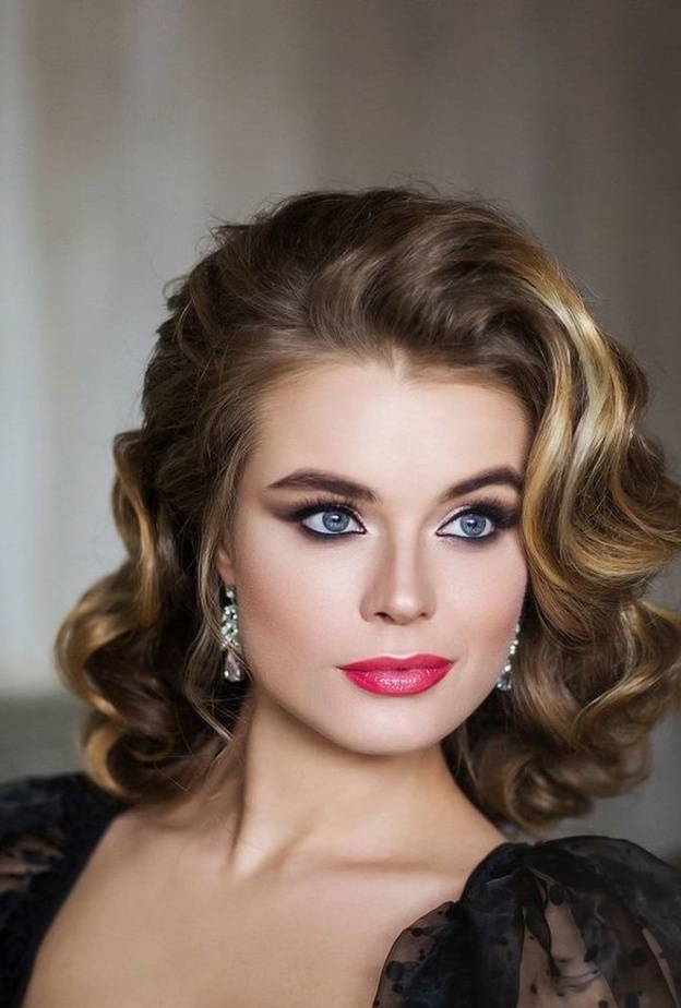  تسريحة شعر الرترو لمناسبة عيد الأم 2021