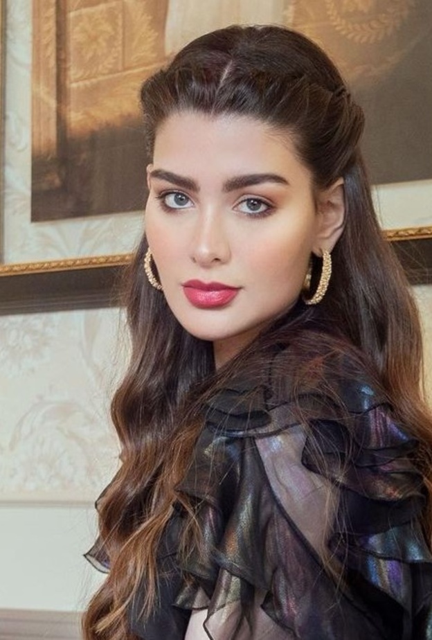 روان بن حسين تقلق الجمهور على صحة والدتها وتناشد الدعاء لها