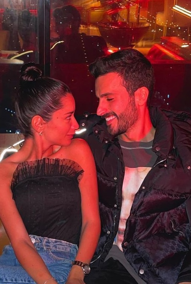 مهند الحمدي وخطيبته 