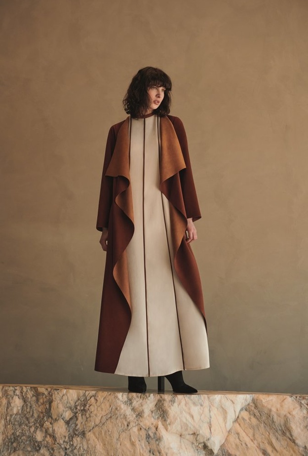 عباية من من  دار "أباديا"  Abadia