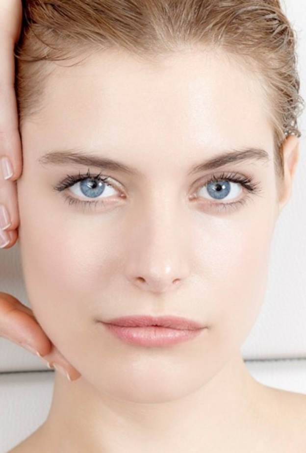  تساعد تقنية الثيرابي على تقليل الخطوط والتجاعيد وتمنحك بشرة متوهجة