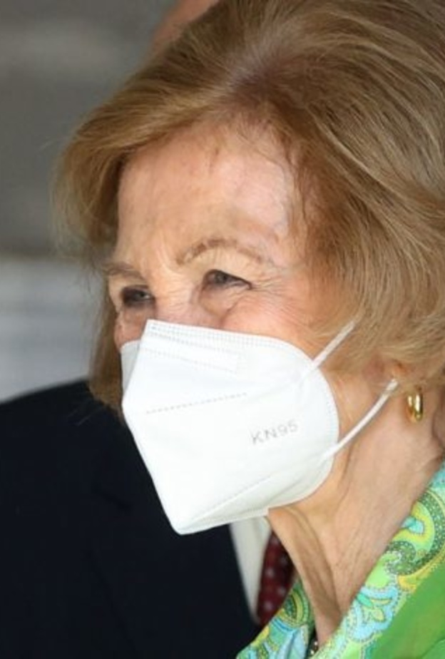 الملكة صوفيا تتلقى لقاح كورونا