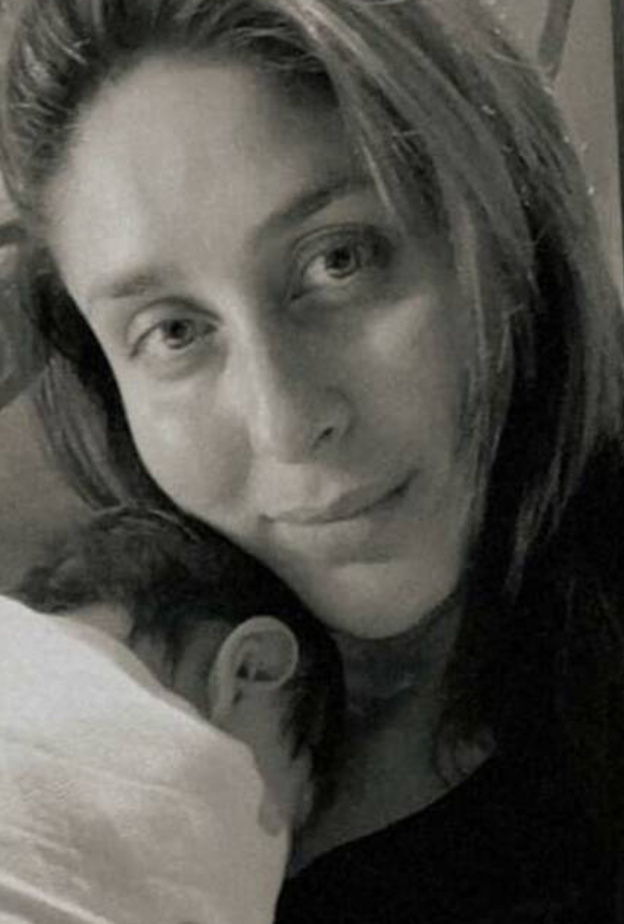  أحدث صور كارينا كابور بصحبة طفلها الثاني