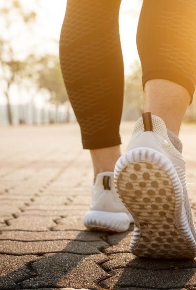 ماهي علاقة طريقة المشي بالوفاة بسبب كورونا