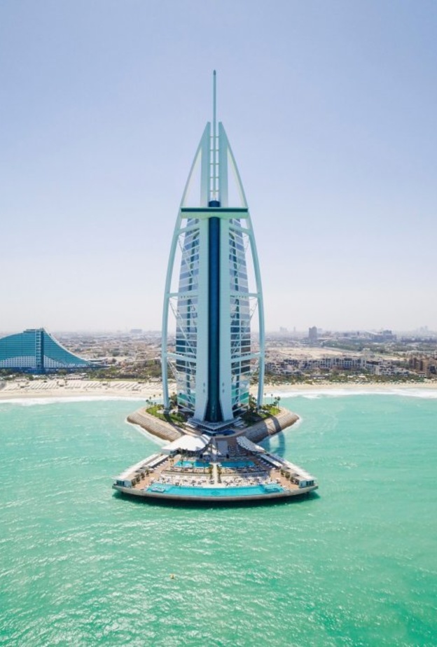 برج العرب في دبي بين أجمل الأعمال المعمارية في العالم