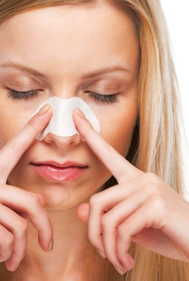 طريقة عمل ماسك الشبه وماء الورد للتخلص من الرؤوس السوداء