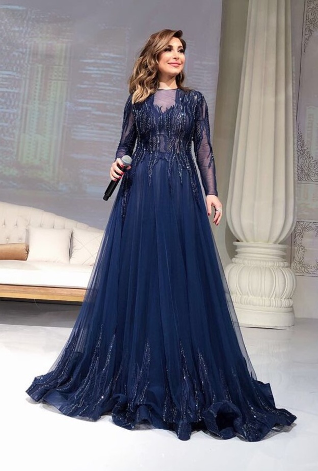 فساتين خطوبة راقية من تصميم طوني ورد