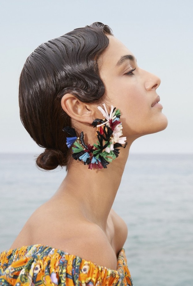 تسريحات شعر مبلل بأسلوب عصري وأنيق  لربيع 2021