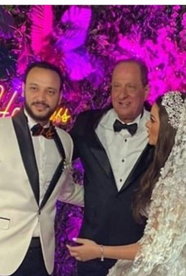 هاني مهنا ومع ابنته وزوجها 