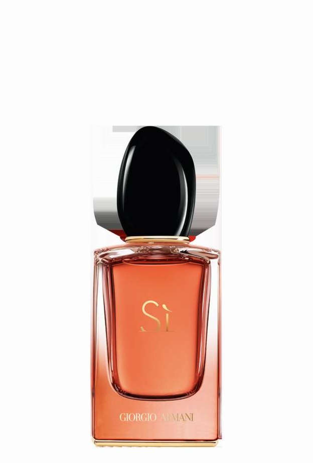 Giorgio Armani تكشف عن عطر Sì أو دو برفان انتانس