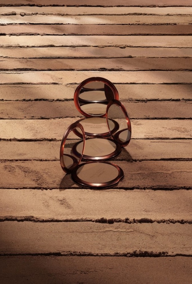 تيراكوتا بودرة البرونز الطبيعية الجديدة من Guerlain لتعزيز الإسمرار