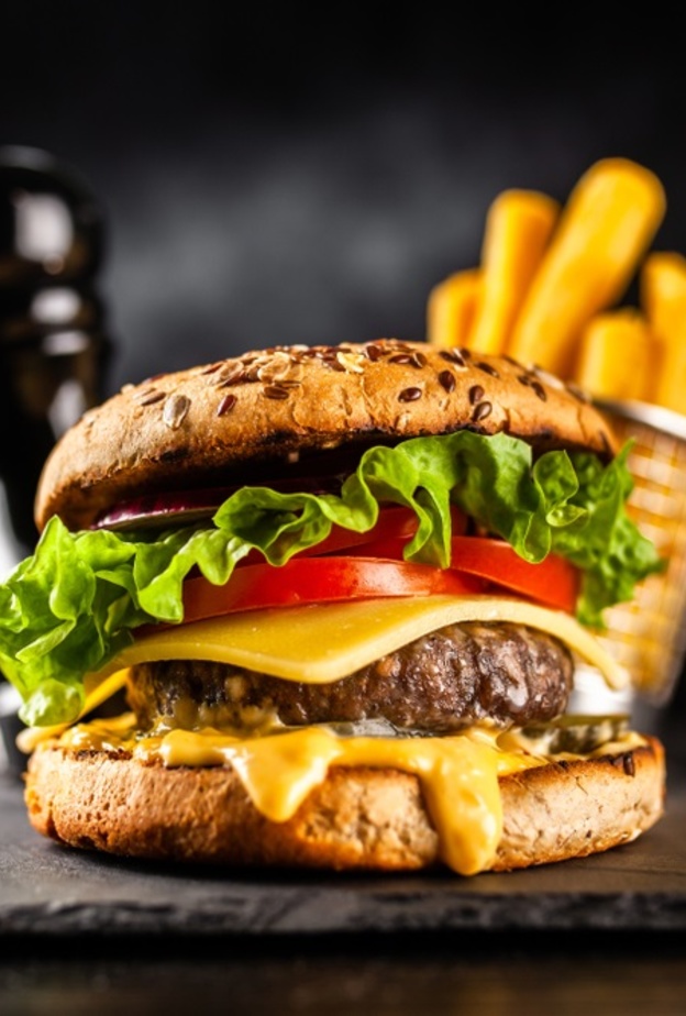 البرجر قد يزيد من خطر الاصابة بالخرف