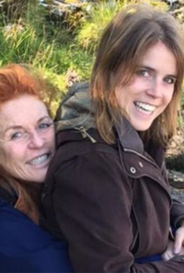 سارة فيرغسون توجه رسالة مؤثرة لابنتها الأميرة يوجين بمناسبة عيد ميلادها