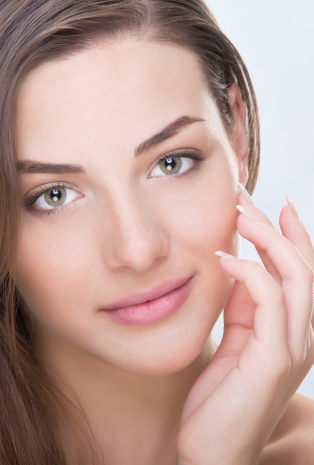 وصفات من التمر تجعل وجهك مشرقاً مع بداية فصل الربيع