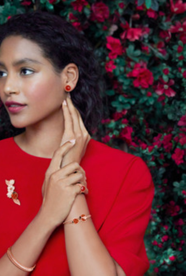 Van Clef & Arpels تحتفي بالربيع بمجموعة Lucky Spring الملونّة