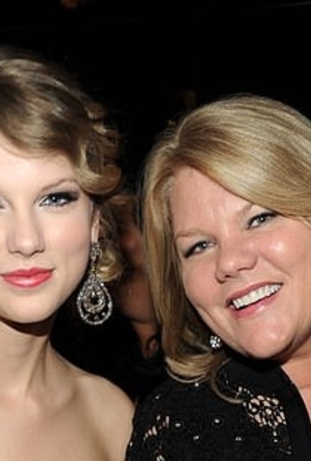 تايلور سويفت و أمها