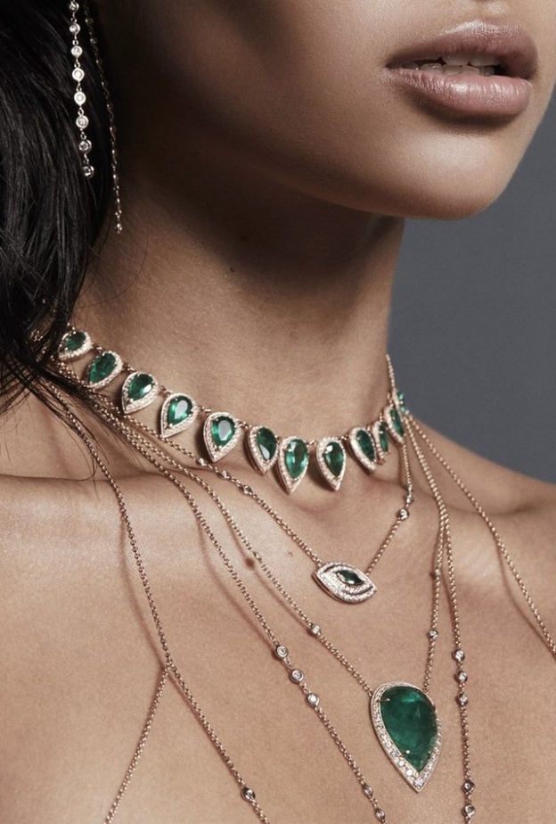 اشراقة الاطلالة بمجوهرات جاكي آيش