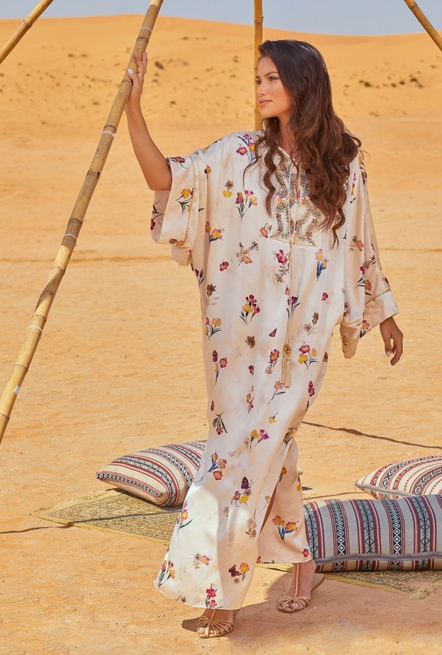 استعدي لشهر رمضان مع هذا القفطان الحصري من ماكس مارا