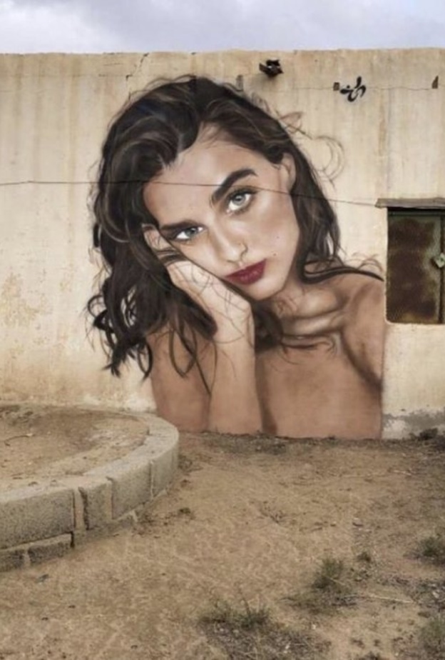 استطاع كلاخ بتحويل البيوت المهجورة لمزار يرتاد له الجميع